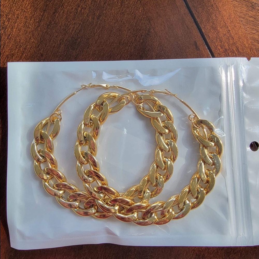 Gold Hoop earring - Picture 5 of 8